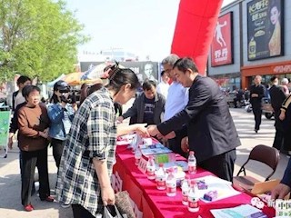 霸州市組織開展《中華人民共和國職業病防治法》宣傳周活動