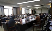 張淼主持召開市政府八屆四十八次常務會議